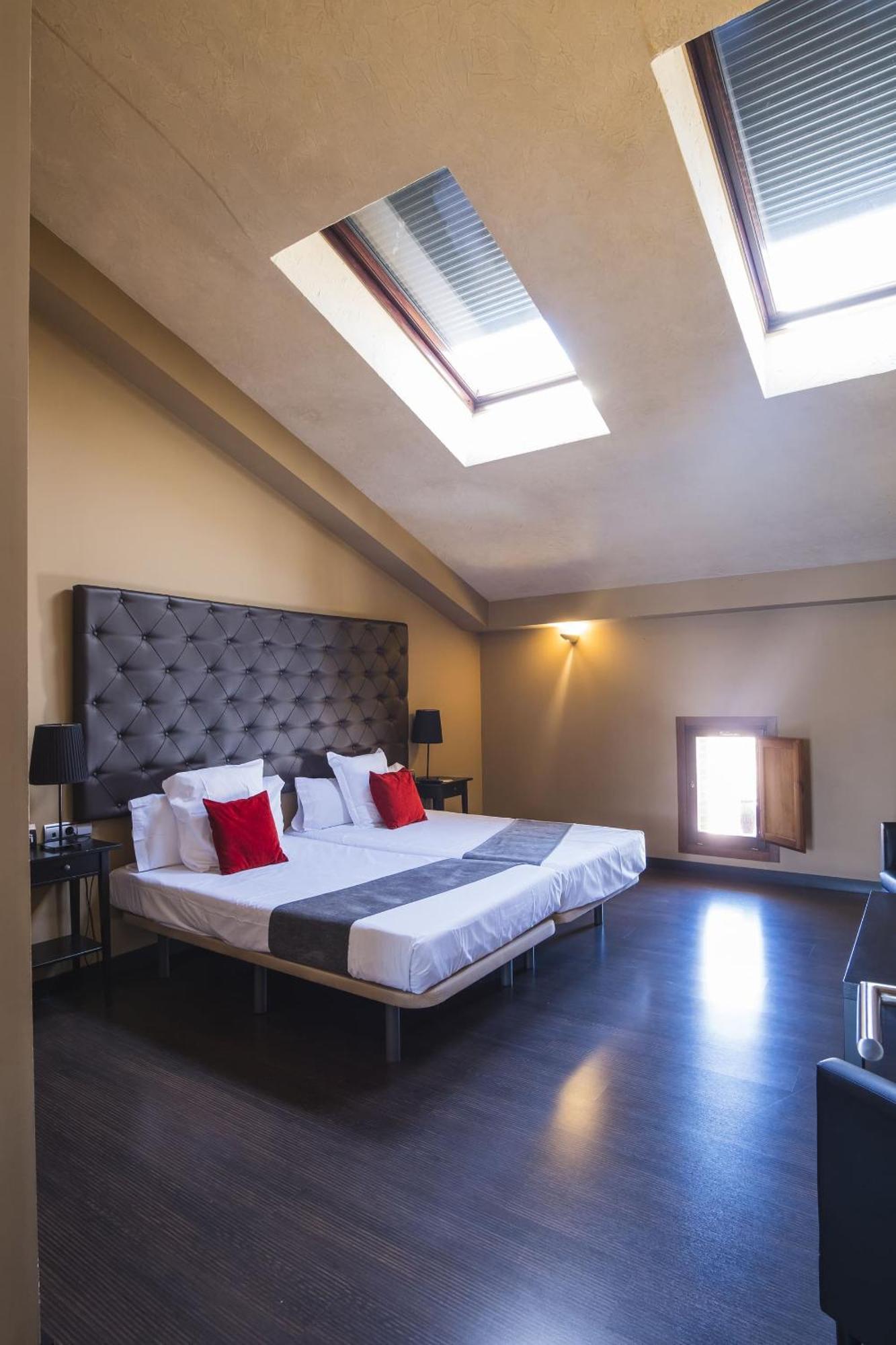Hotel Alda Castillo De Olite Bagian luar foto